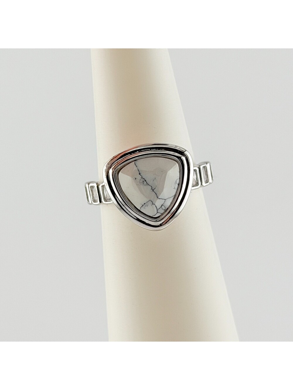 Bomb Party Ring Sz 7 "Hope's Eternal Rounds" Howlite on Rhodium